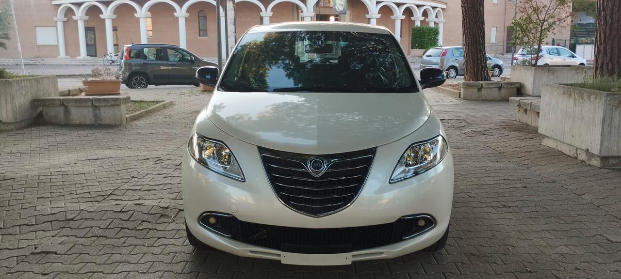 Lancia Ypsilon 1.2 69 CV 5 porte S&S Platinum