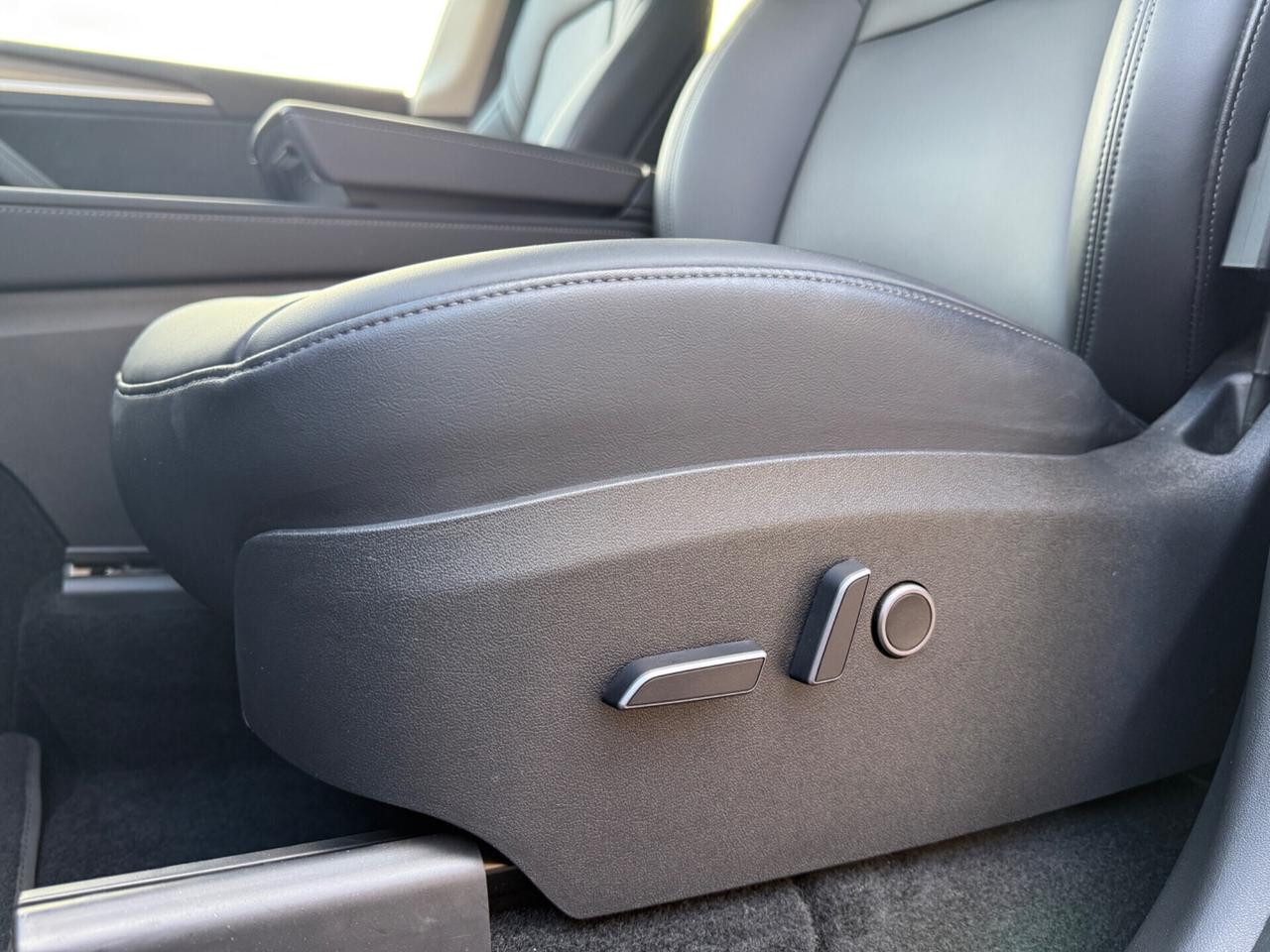 Tesla Model Y Dual Motor Long Range AWD