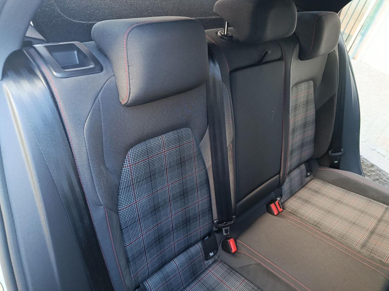 Volkswagen Golf Ultimate 2.0 TSI GTI #10337