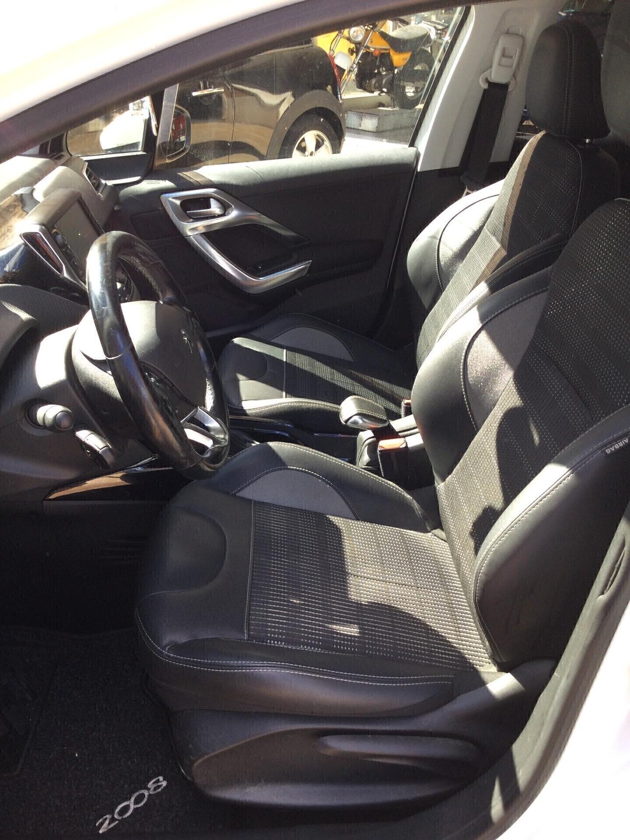 Peugeot 2008 BlueHDi 100 S&S Allure