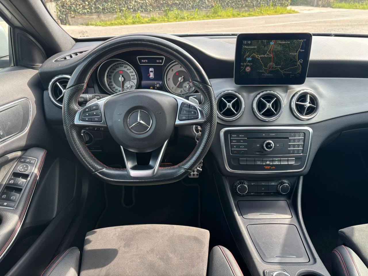 Mercedes-benz GLA 200 d Premium