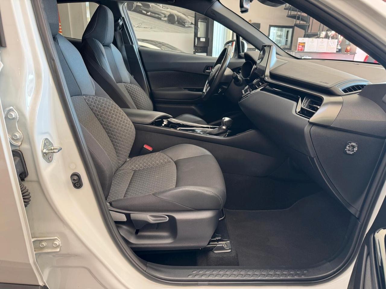 Toyota C-HR 1.8 Hybrid E-CVT Trend UNICOPROPRIETARIO SEMPRE TAGLIANDATA PARI AL NUOVO
