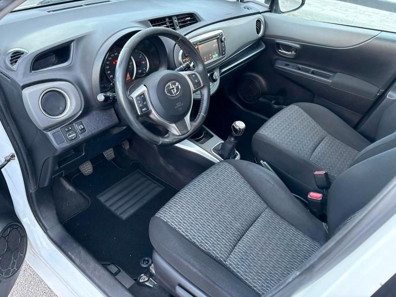 Toyota Yaris 5 Porte 1.0 BENZ 69 CV ADATTA A NEOPATENTATI