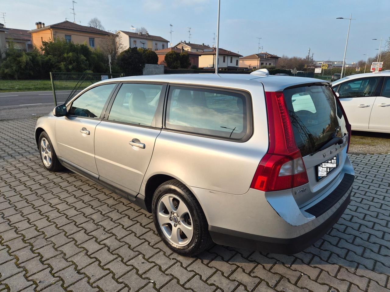 Volvo V70 D5 R-design