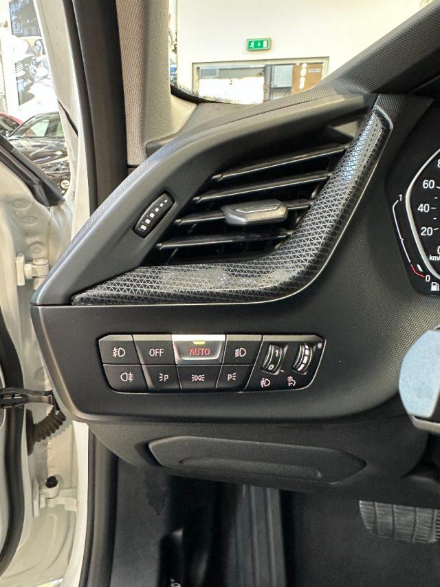 BMW 116 d Sport Automatica - LED - Carplay - 17"