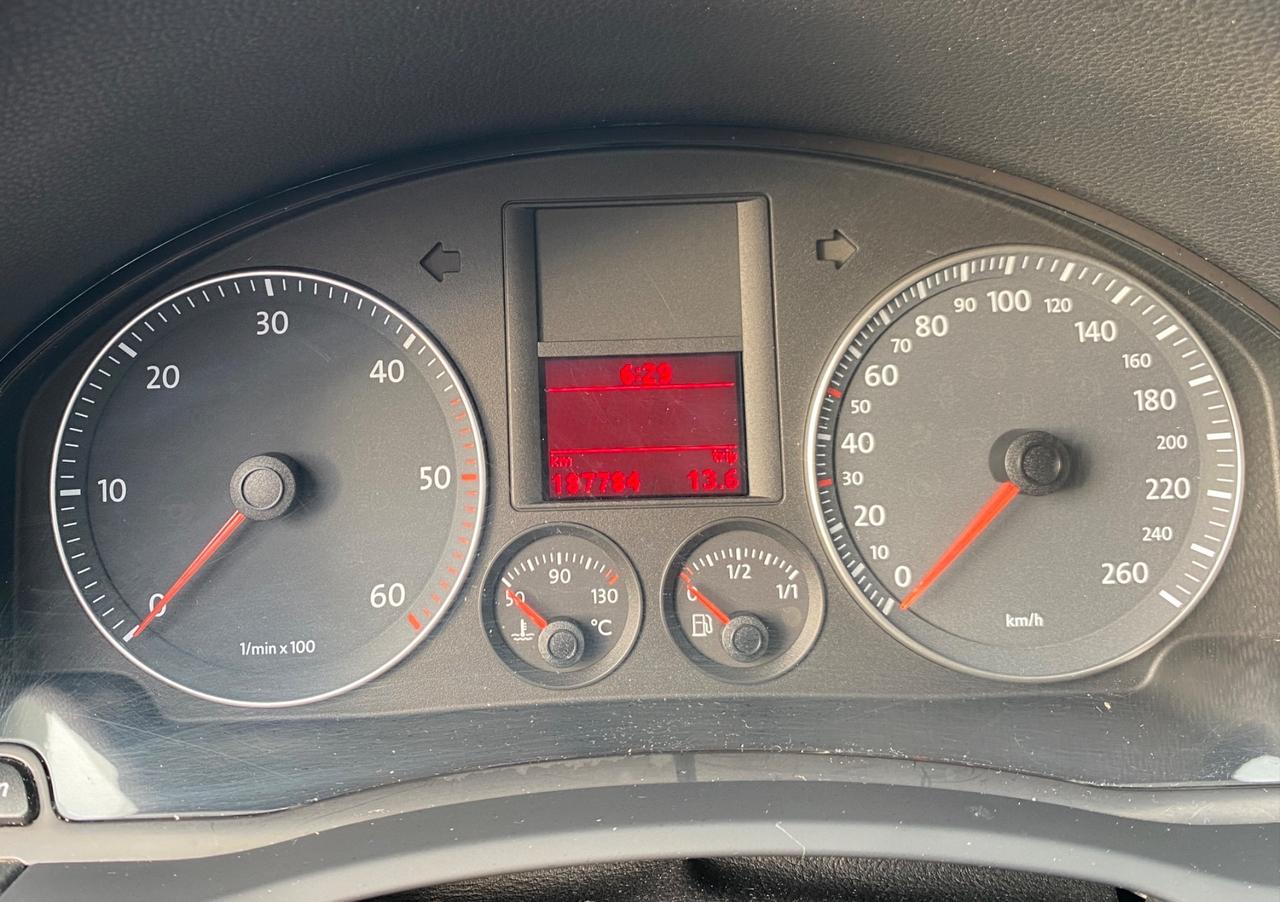 Volkswagen Golf 1.9 TDI 6 Marce 5p. Sportline