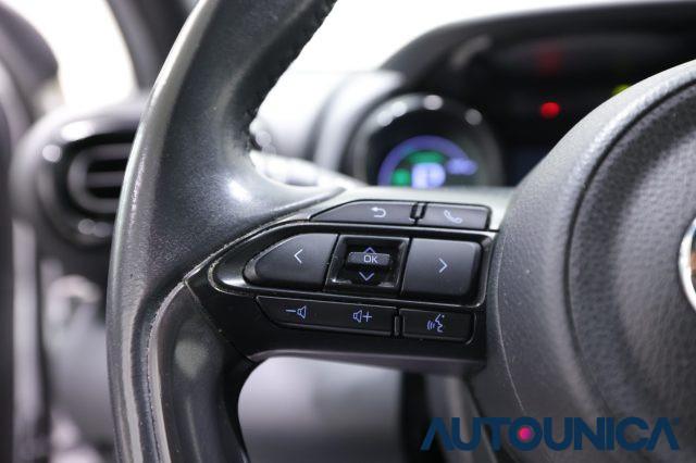 TOYOTA Yaris 1.5 HYBRID 5 PORTE LOUNGE FARI LED TETTO PANORAMA