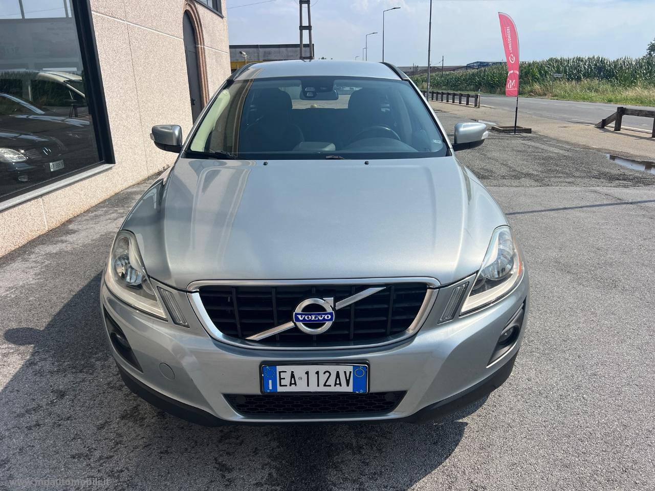 VOLVO XC60 2.4 D 163CV AWD Geartronic Momentum MOLTO BEN TENUTA