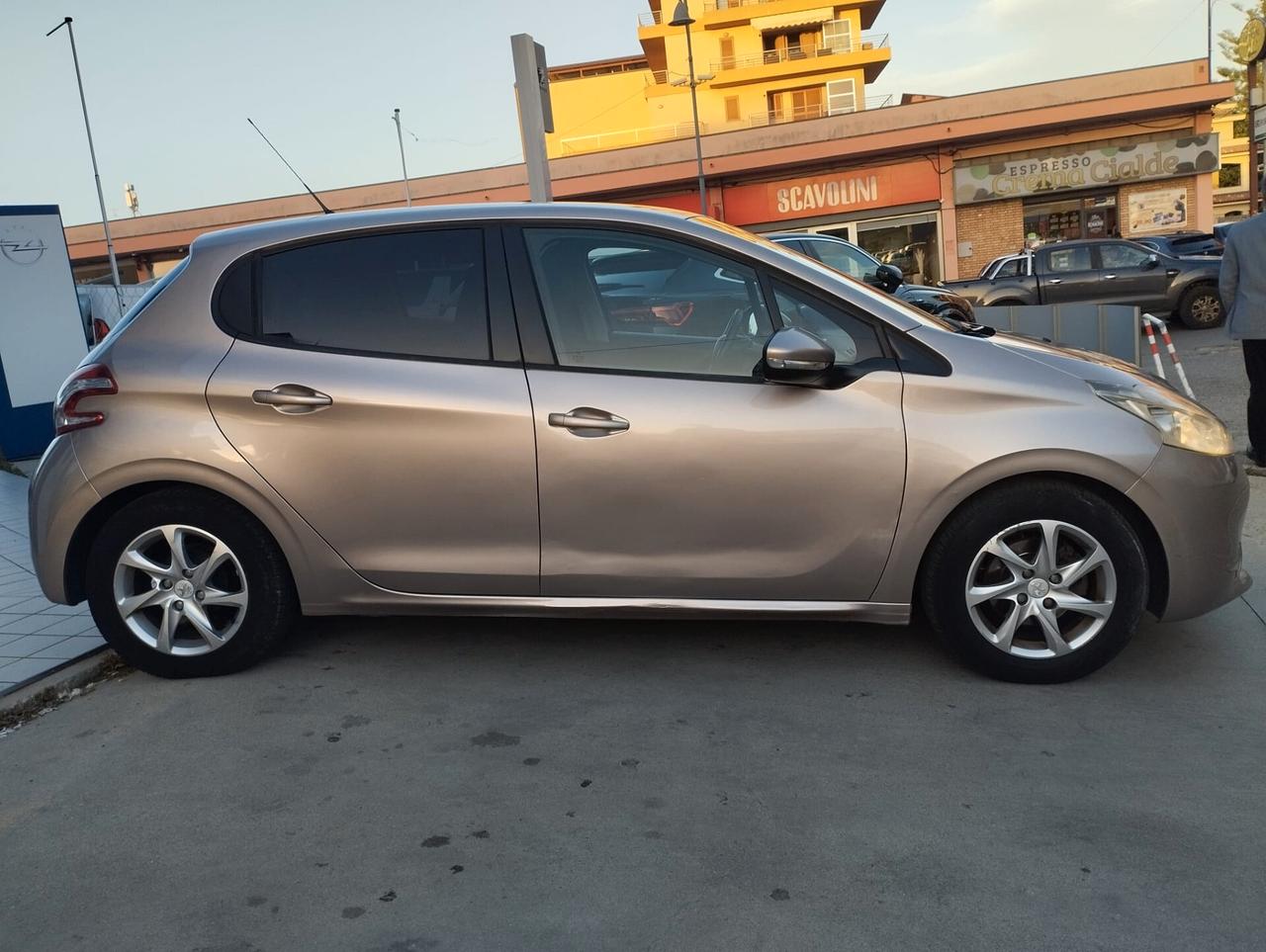 Peugeot 208 1.4 HDi 68 CV 5 porte Active