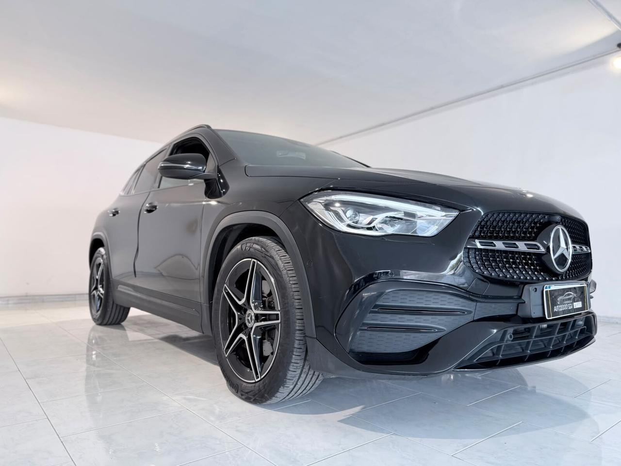 MERCEDES GLA200D PREMIUM IVA ESPOSTA