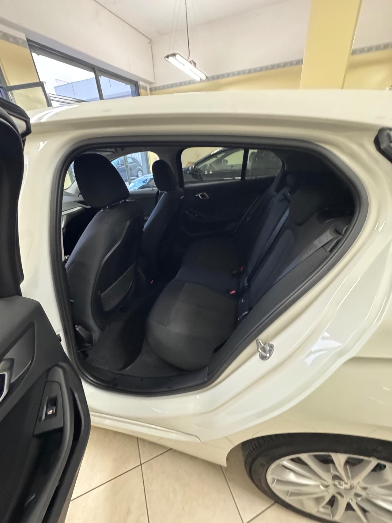 Bmw 116 116d 5p. Business Advantage