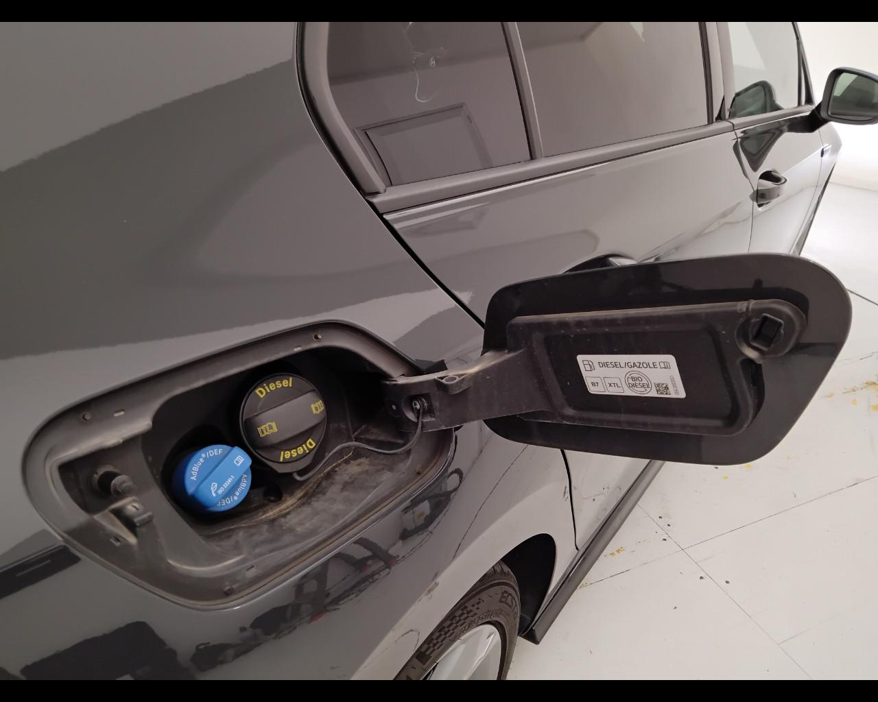 VOLKSWAGEN Golf VIII 2020 - Golf 2.0 tdi R-Line 150cv