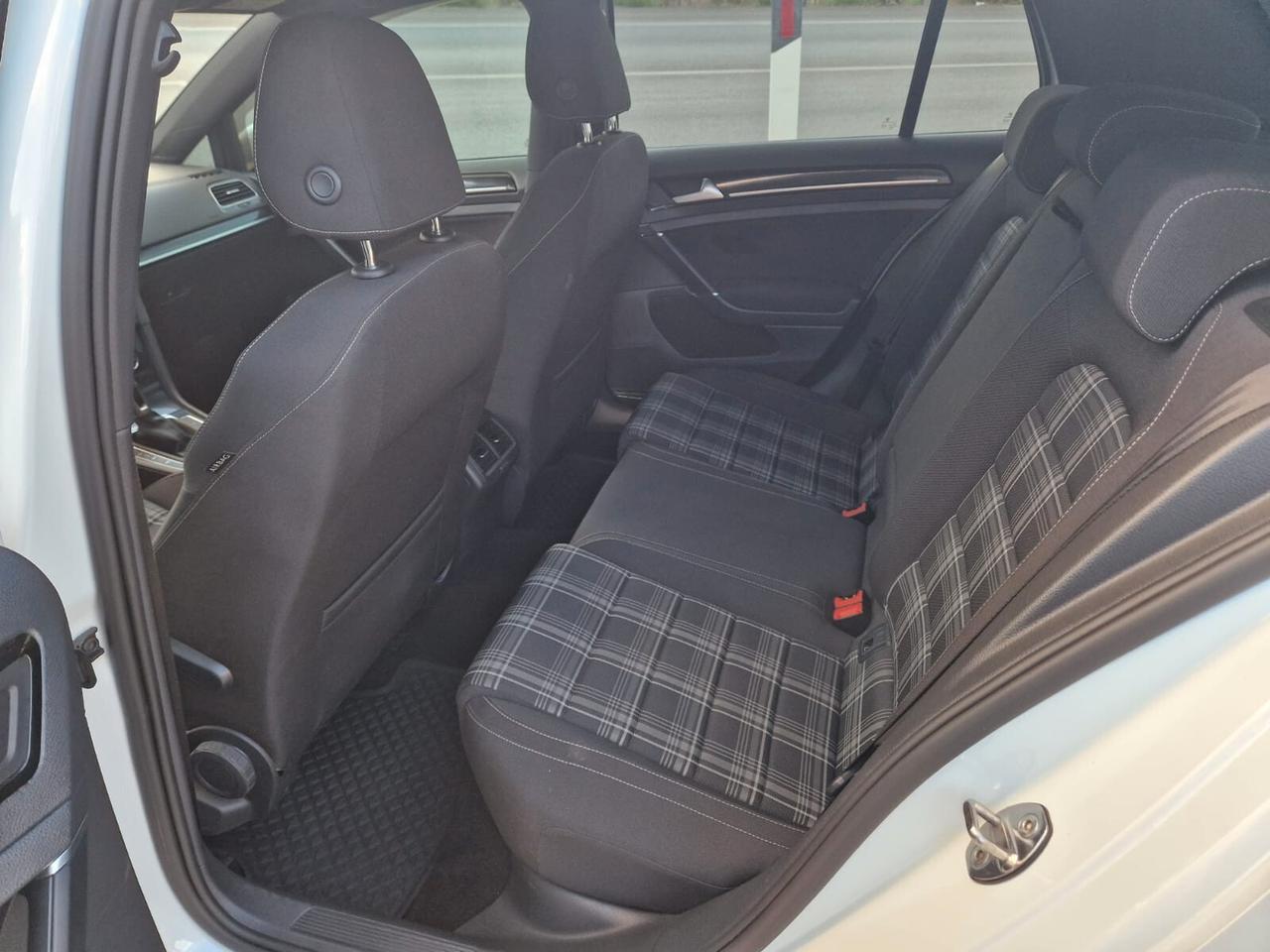 Volkswagen Golf 7..5 GTD 2.0 TDI 184cv