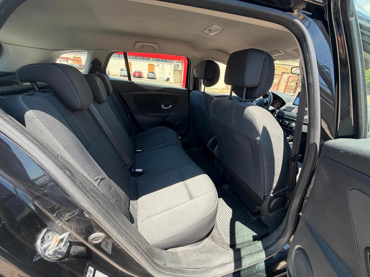 Renault Megane Mégane 1.5 dCi - DIESEL - 2011