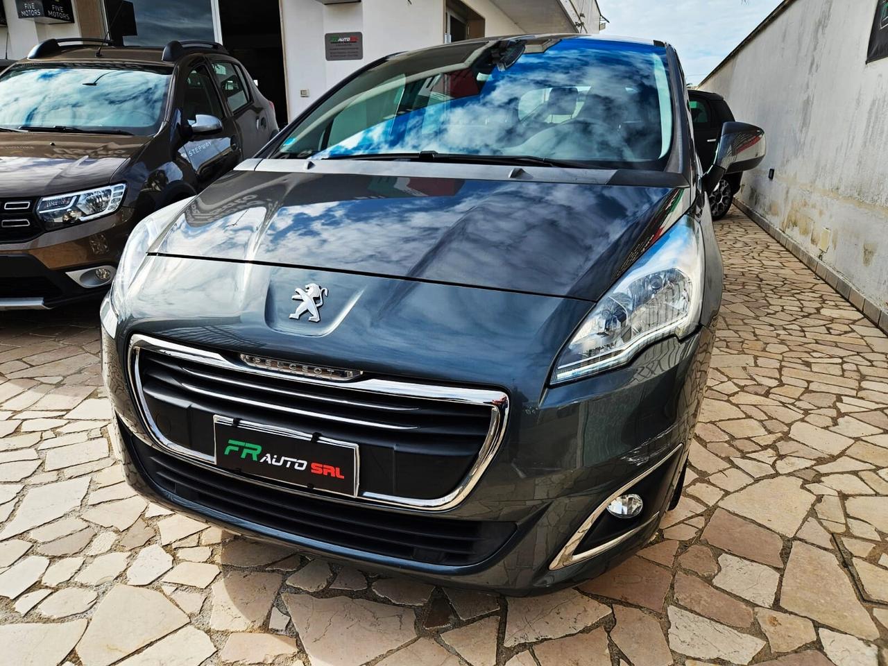 Peugeot 5008 1.6 HDi 115CV Allure