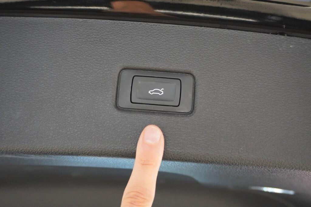 AUDI Q5 SPORTBACK 40 TDI 204CV S-TRONIC QUATTRO BUSINESS ADVANCED ( FARI LED - VIRTUAL COCKPIT - ADAPTIVE CRUISE - CLIMA TRIZONA - NAVI - MIRROR - PDC - TELECAMERA POST. - CERCHI 18 )