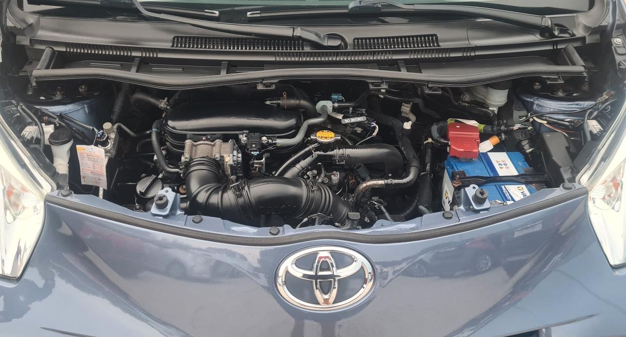 Toyota iQ 1.3 euro5 NAVI PREZZO REALE GARANZIA 12 MESI