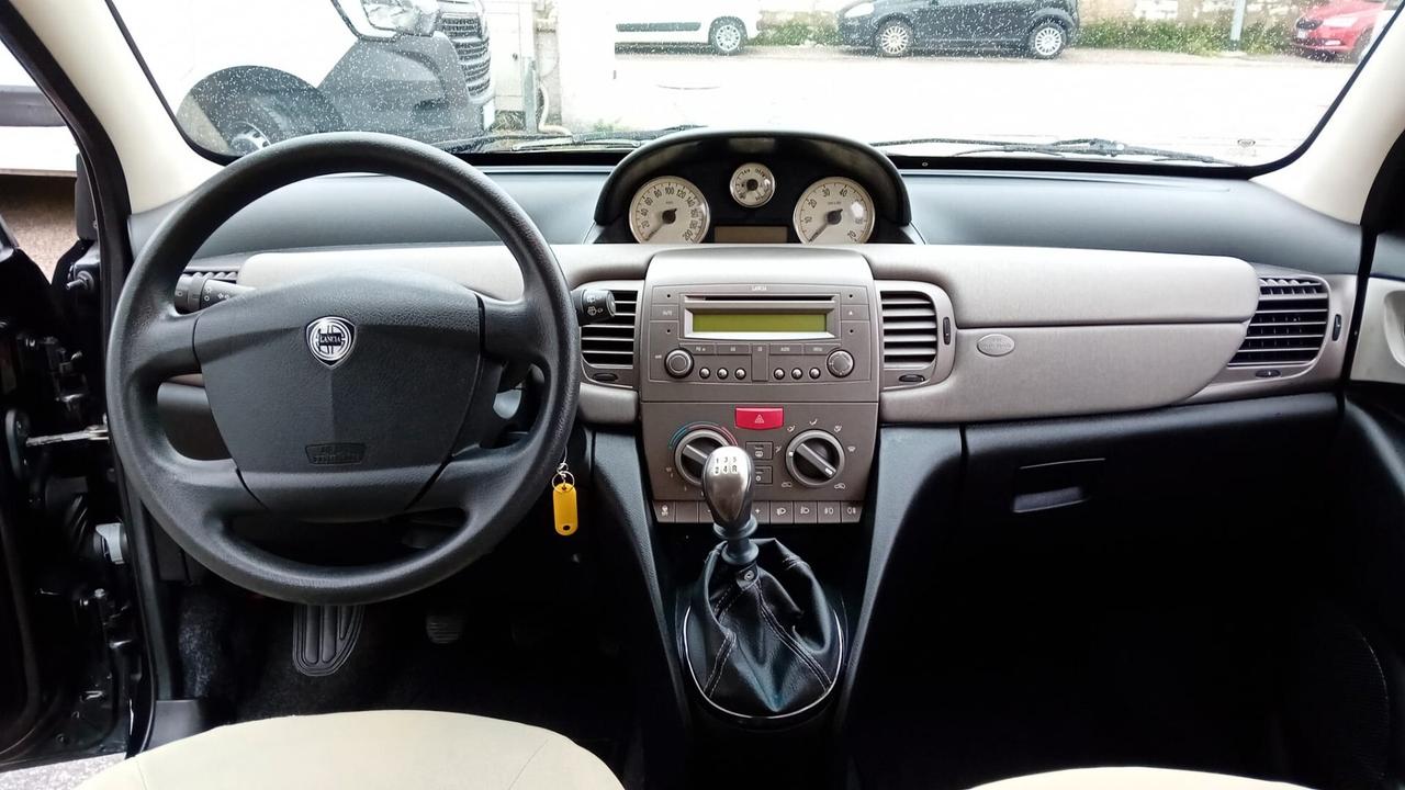 Lancia Ypsilon 1.2 Argento OK NEOPATENTATI