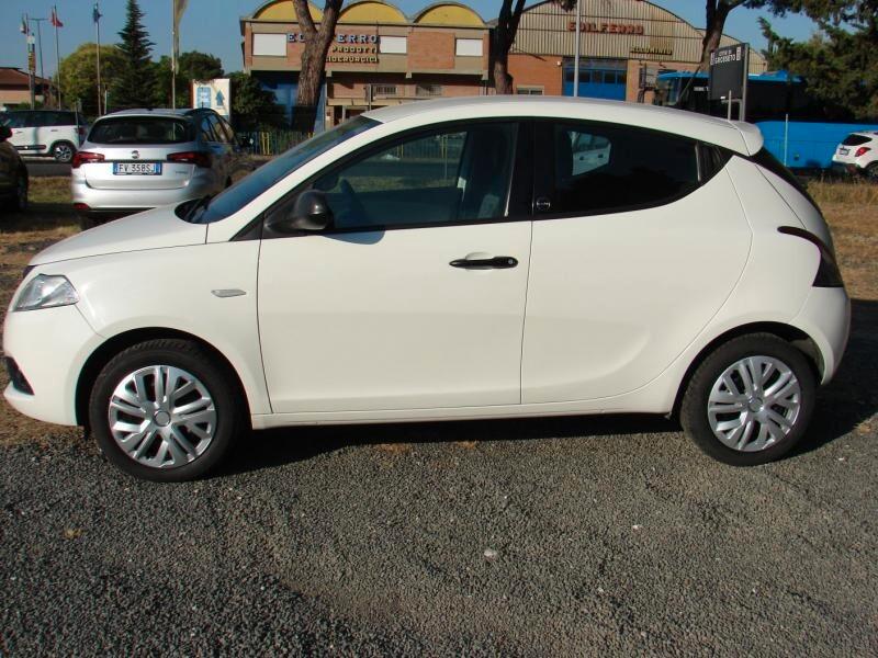 Lancia Ypsilon 1.0 FireFly Hybrid Ecochic Silver *NEOPATENTATI*UNIPRO*