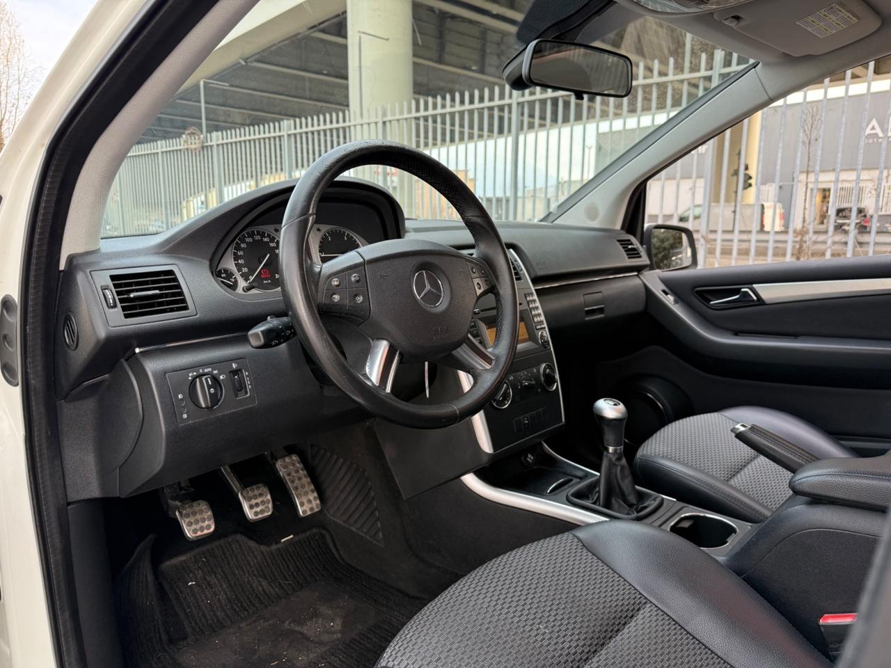 Mercedes-benz B 200 Restayling Premium Full Perfetta