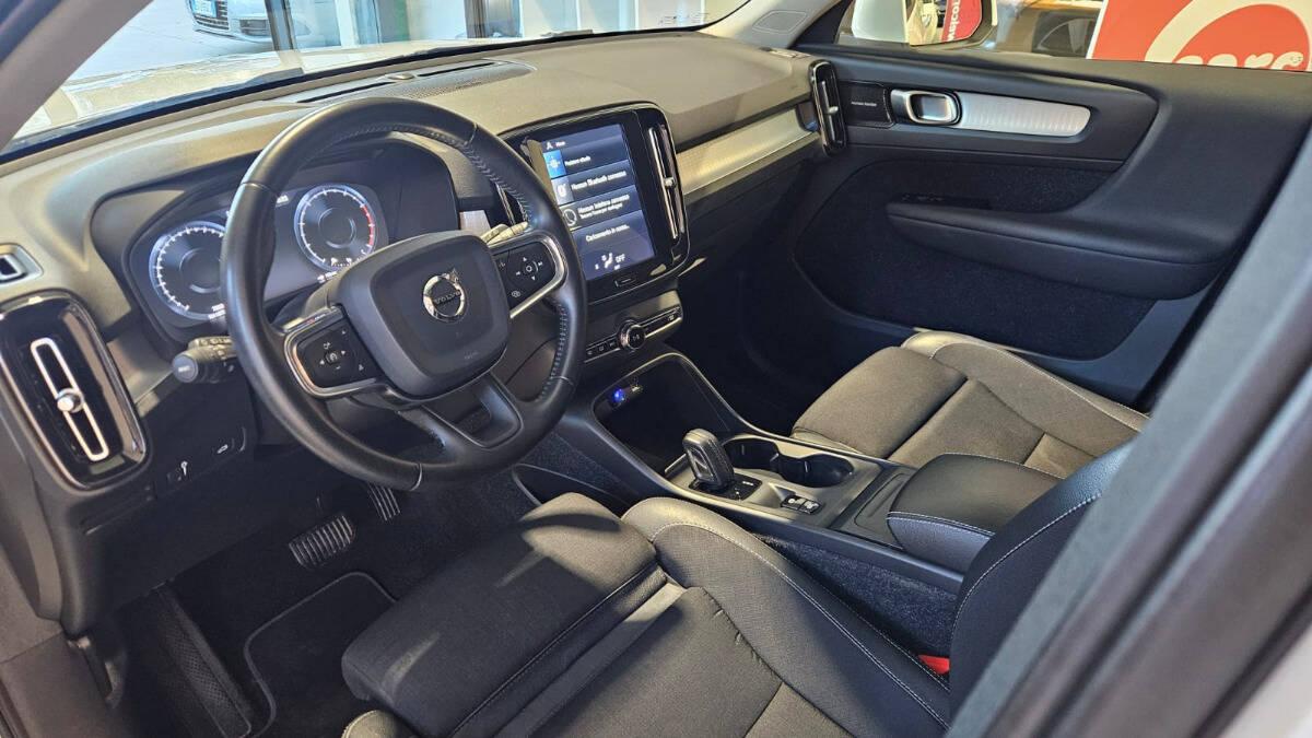 Volvo XC40 2.0 t4 Momentum awd geartronic my20