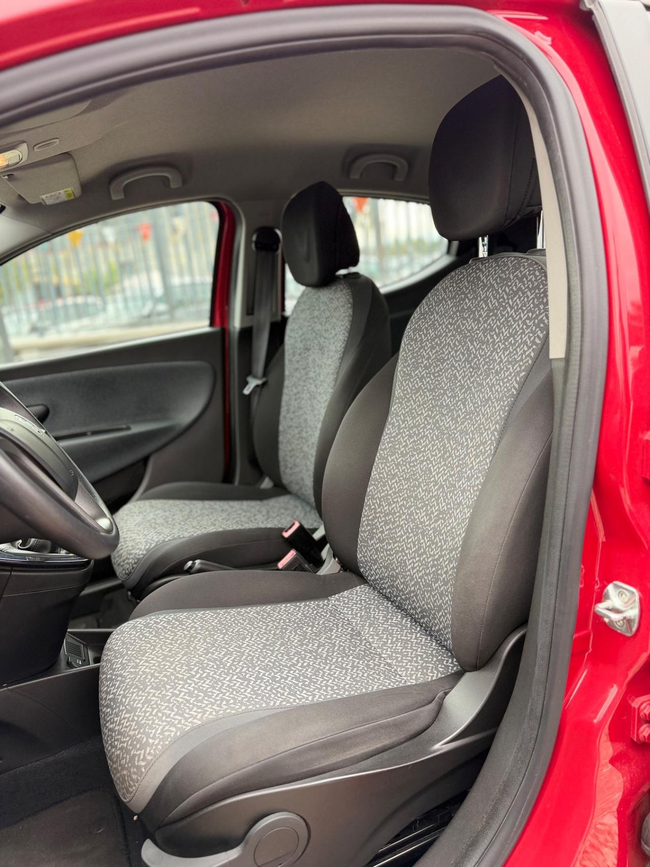 Lancia Ypsilon 1.2 69 CV 5 porte S&S Gold