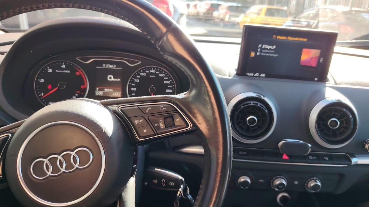 Audi A3 SPB 1.6 TDI/NAVI/LED/SENSORI