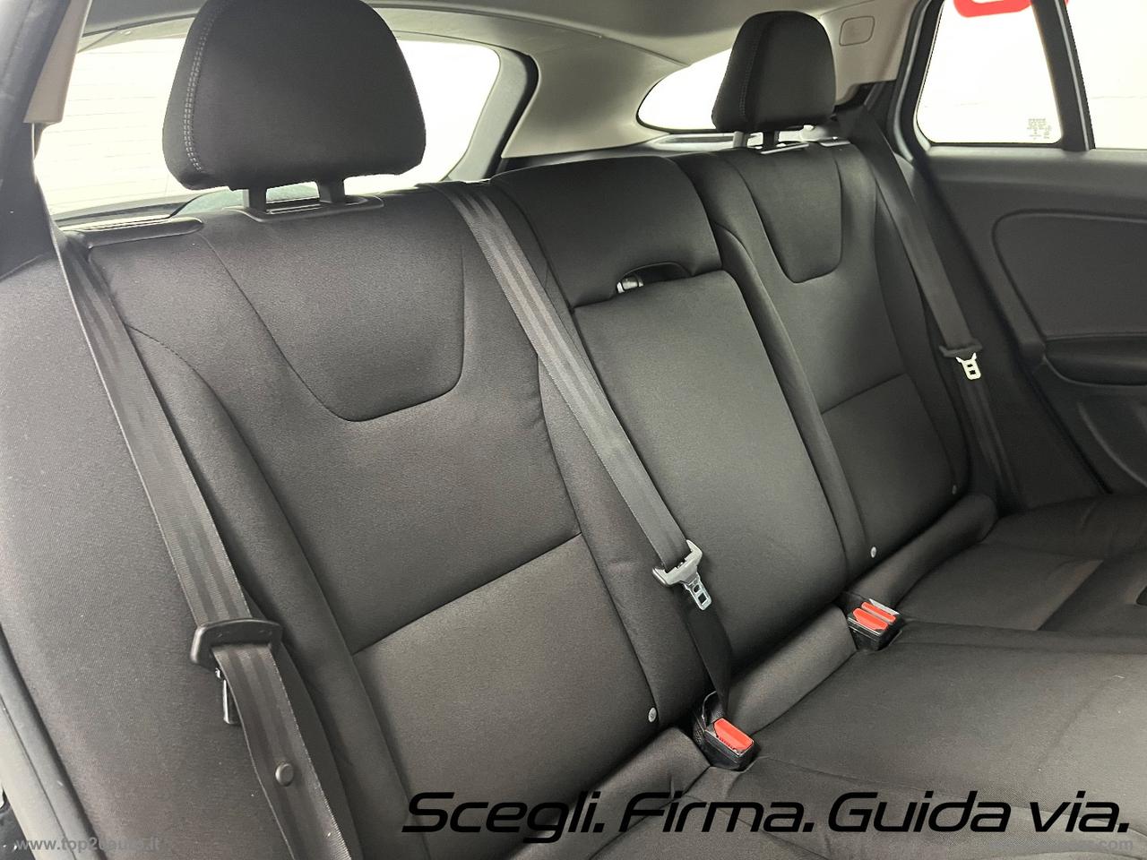 VOLVO V60 D2 1.6 Kinetic|GANCIO TRAINO|8 CERCHI