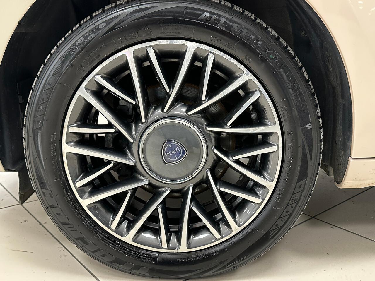 Lancia Ypsilon 1.2 69 CV 5P GPL Ecochic Gold 2017