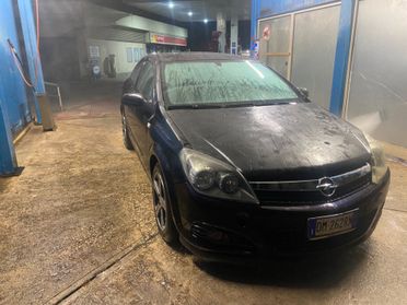 Opel Astra GTC 1.7 CDTI 110CV 3 porte Cosmo