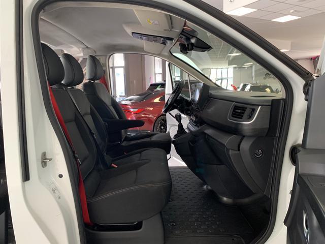 RENAULT Trafic TRUCKS 2T8 2.0 dCi 150CV PC-TN Combi Red Edition
