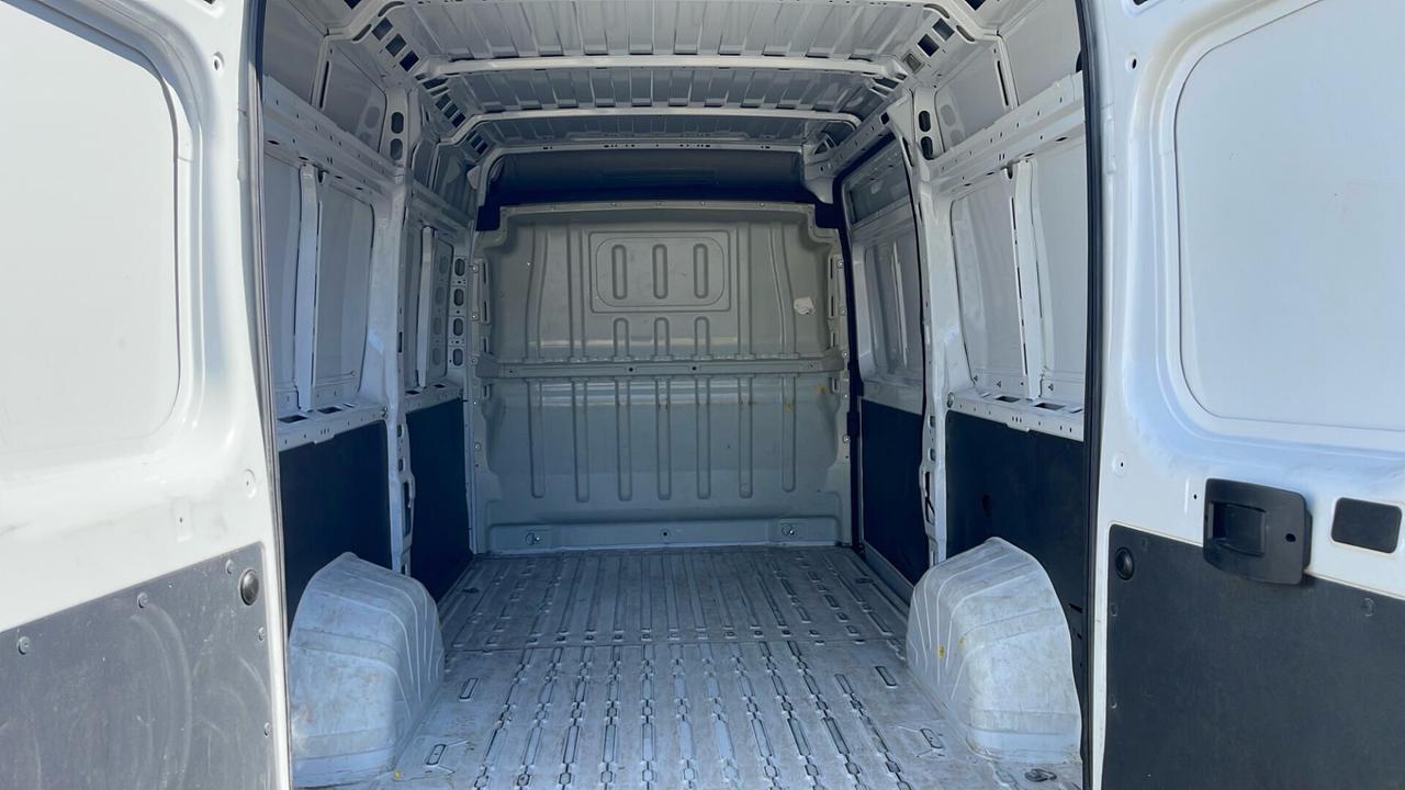 Peugeot Boxer 35 2.2 BlueHDi 140cv L2H2