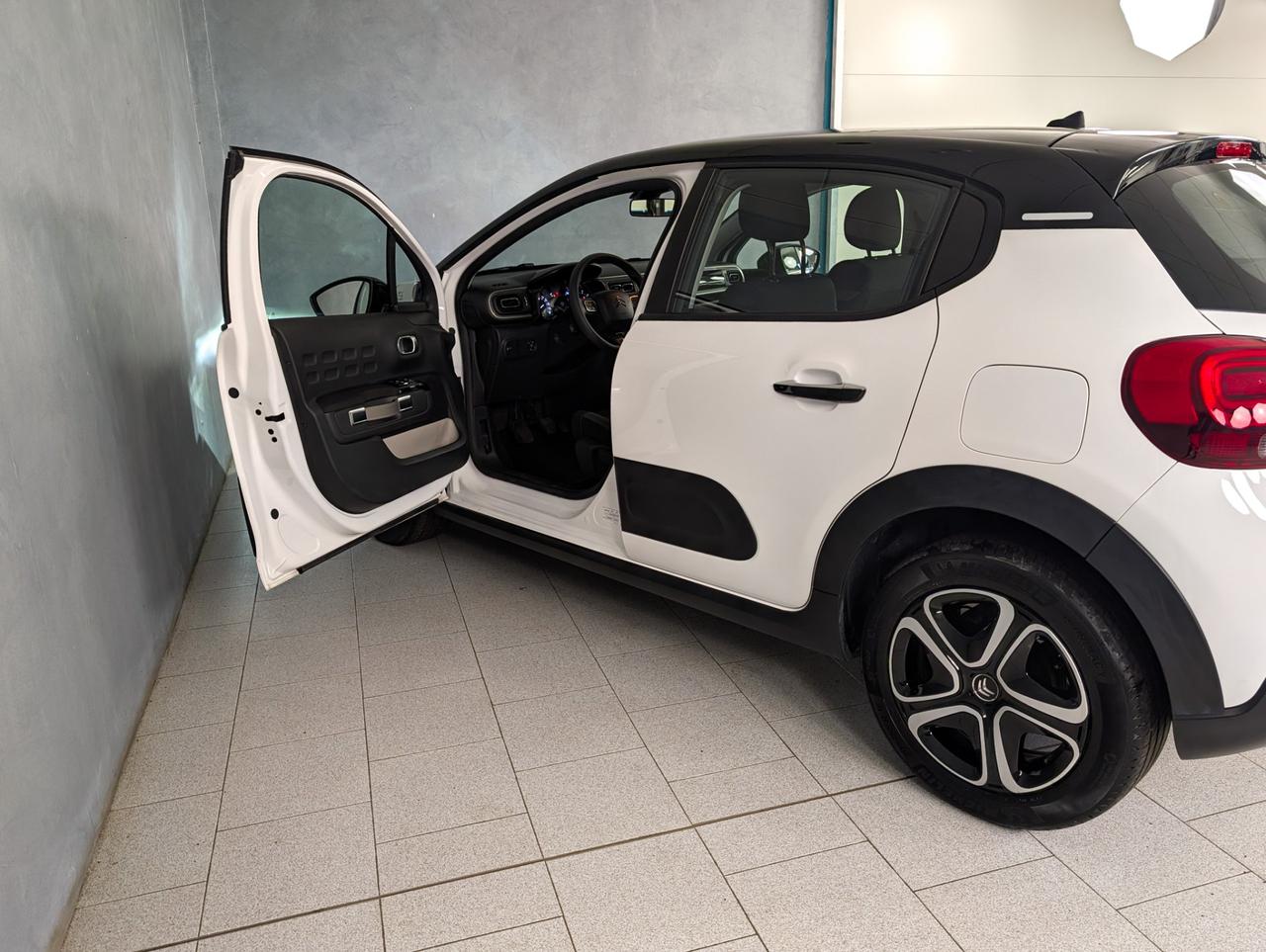 Citroen C3 1.2 puretech 110cv Shine