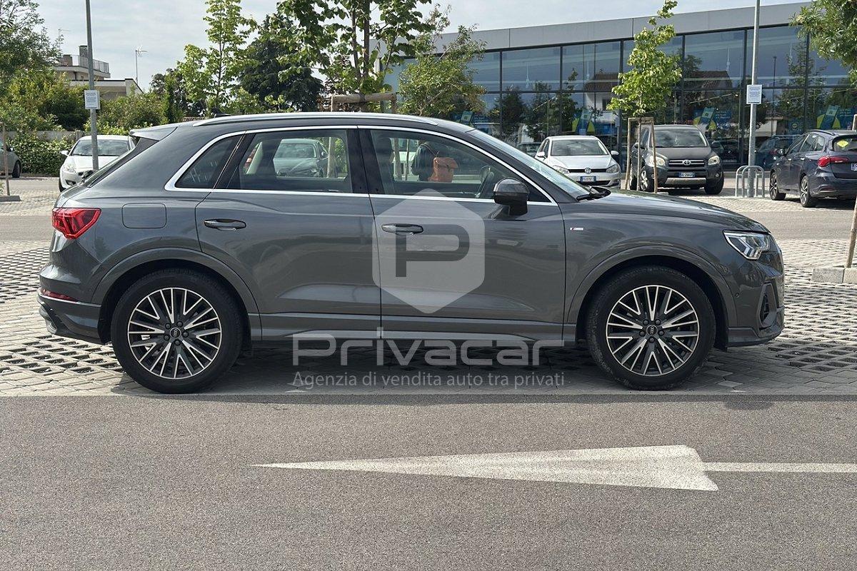 AUDI Q3 35 TFSI S line edition