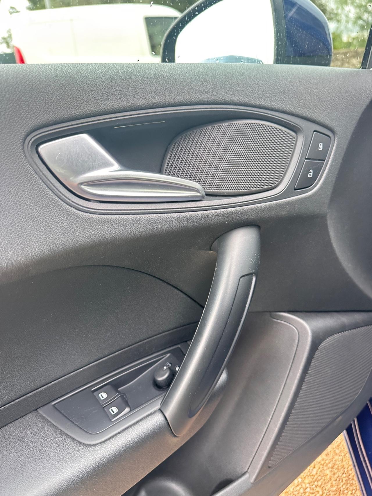 Audi A1 1.2 TFSI Attraction-2012