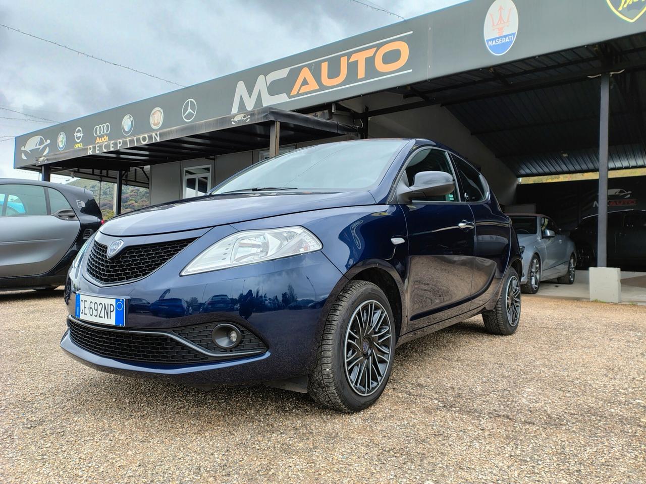 Lancia Ypsilon 1.0 FireFly 5 porte S&S Hybrid Ecochic Gold