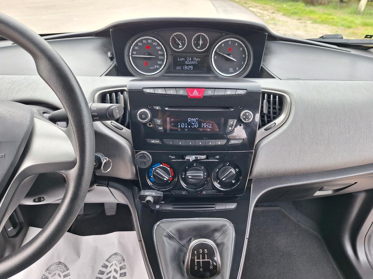 Lancia Ypsilon 1.2 69 CV 5 porte Silver PERFETTA