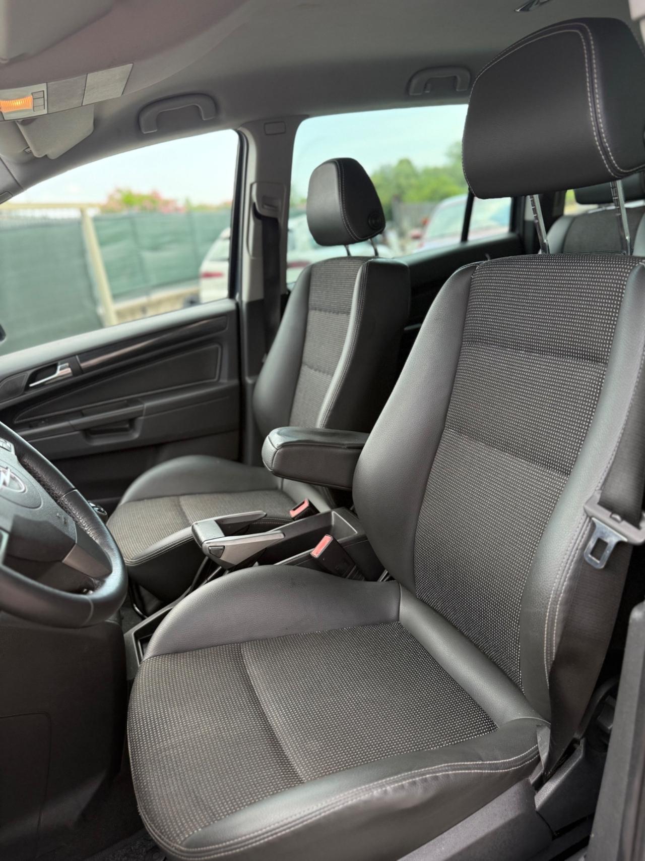 Opel Zafira 1.8 16V VVT Cosmo