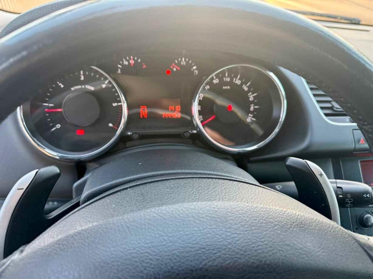 PEUGEOT 3008 1.6 HDi 110CV CAMBIO AUTOMATICO
