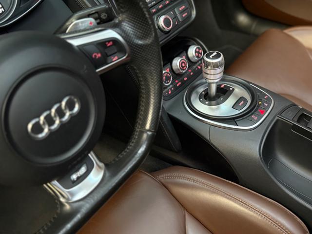 AUDI R8 Spyder 4.2 V8 FSI quattro R tronic