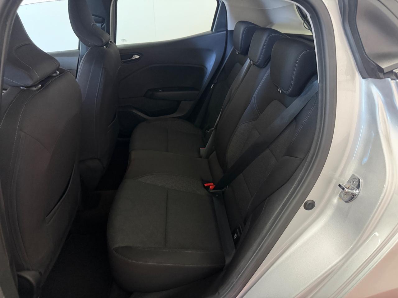 Renault Clio Full Hybrid E-Tech 140 CV Zen solo 14.000 km
