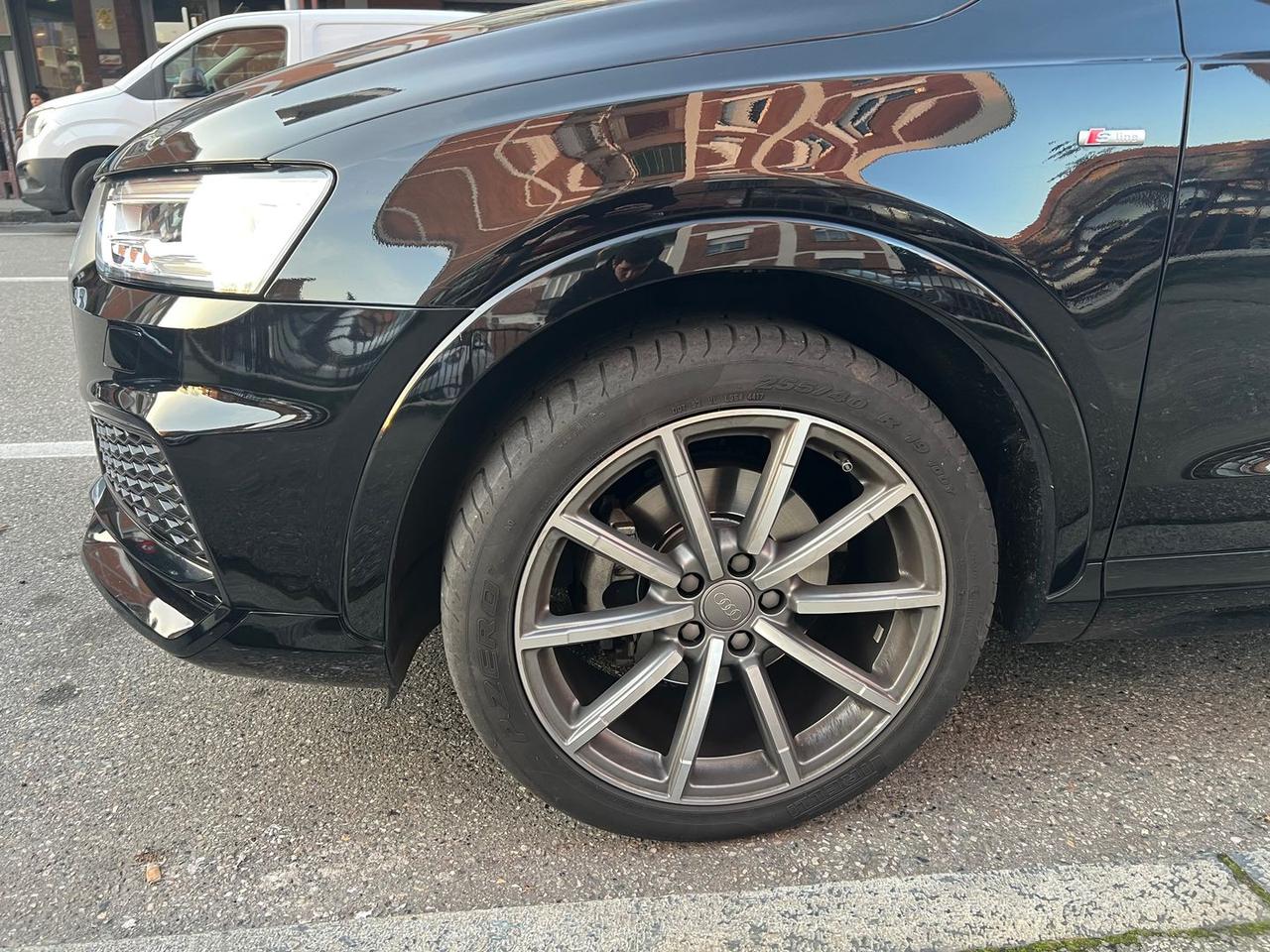 Audi Q3 S Line Edition 2.0 TDI #8832