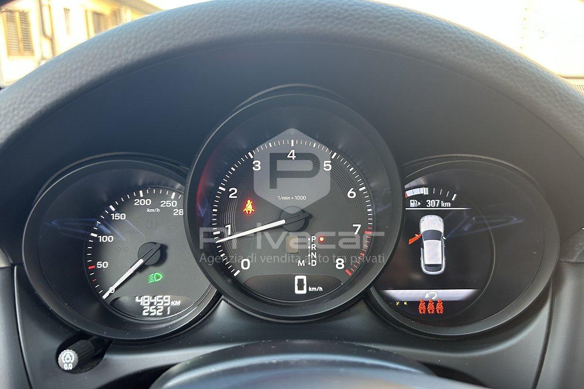 PORSCHE Macan 2.0