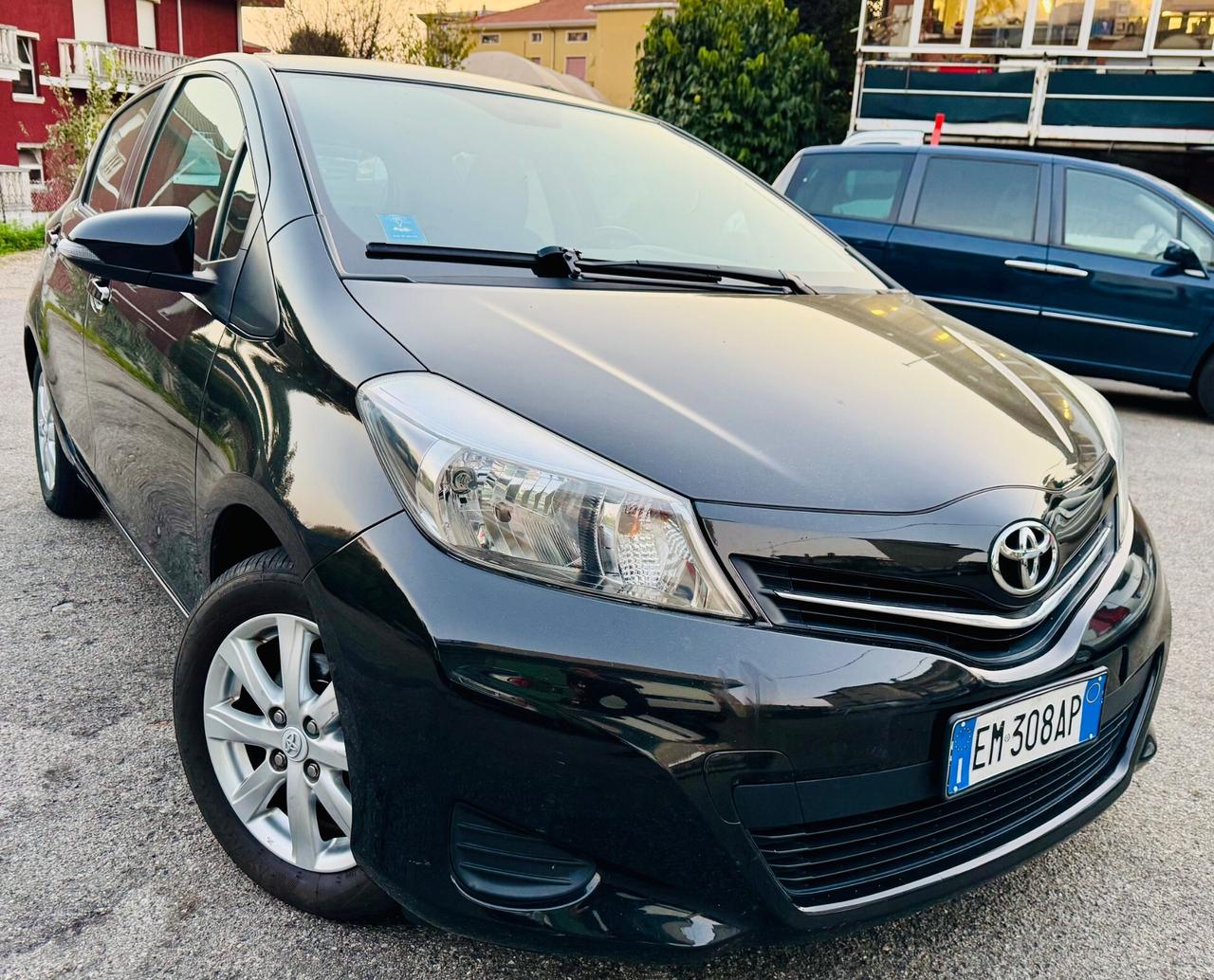 Toyota Yaris 1.3 5 porte Lounge Ok Neopatentati