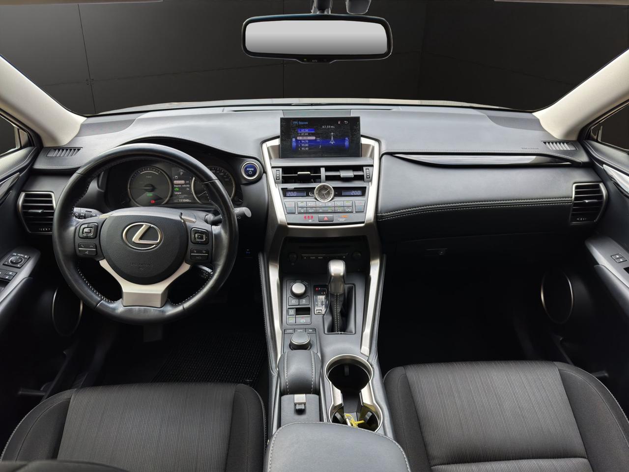 Lexus NX 300h 2.5 Executive 4wd cvt