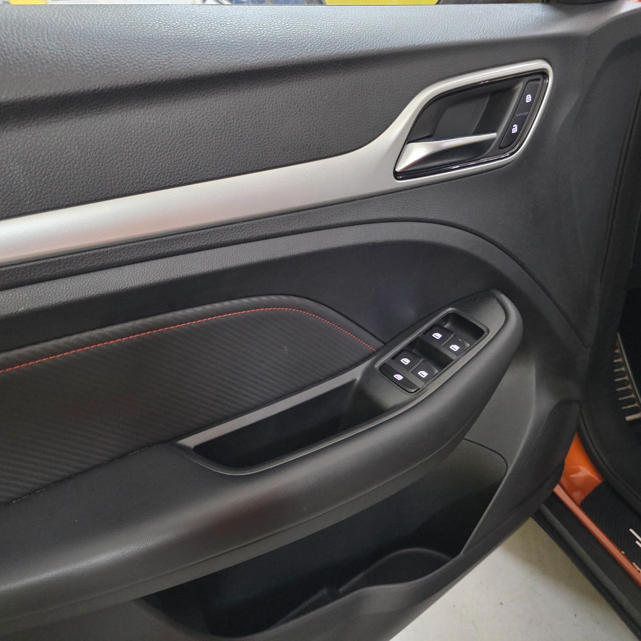 Mg ZS 1.5 VTi-tech Luxury AZIENDALE