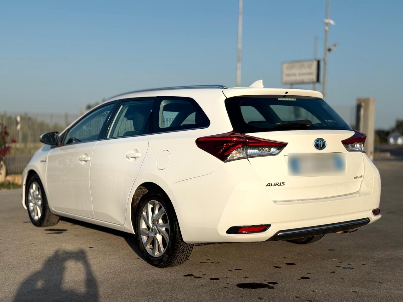 Toyota Auris Touring Sports 1.8 Hybrid Lounge