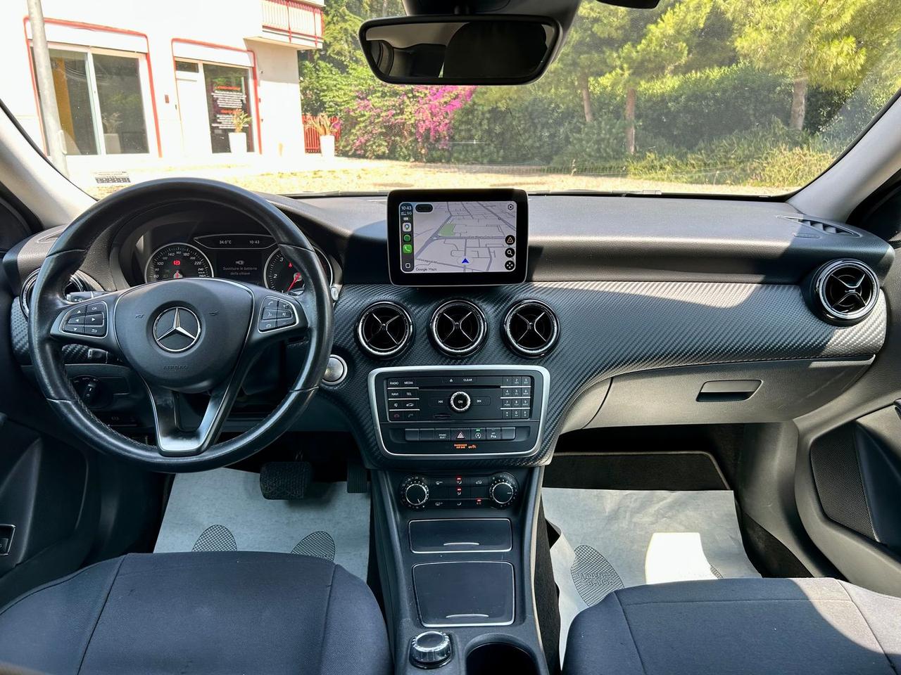 Mercedes-Benz GLA 200 D 200 Business #11388