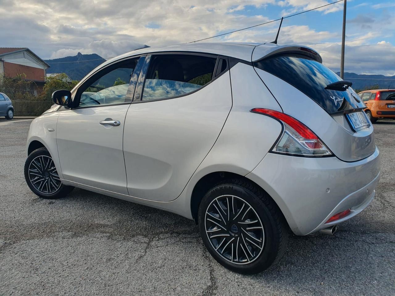 Lancia Ypsilon LANCIA YPSILON 1.2 69 CV GPL Ecochic Gold
