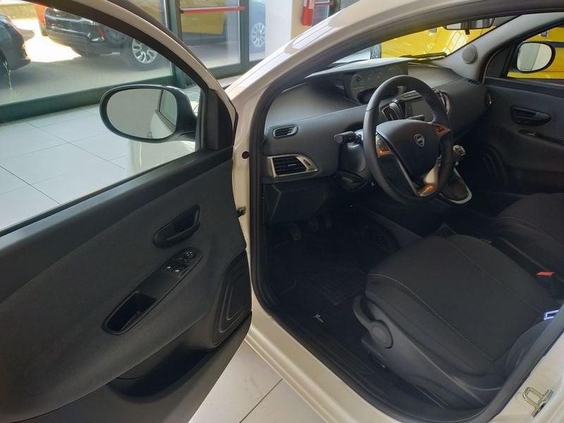 Lancia Ypsilon 1.0 FireFly 5 porte S&S Hybryd Gold KM0
